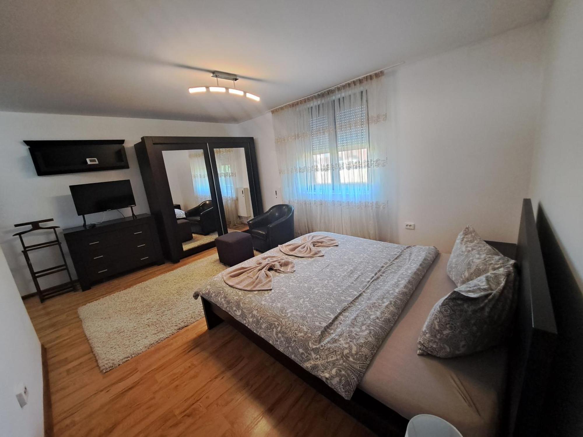 Penthouse Daniela - 3 Rooms In A Spacious Central Apartment Targu Mures Luaran gambar